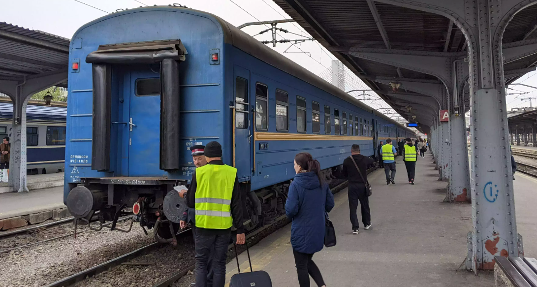 Unfortunate Encounter on Romanian Train: YouTuber Desi Vagabond Shares Harrowing Experience